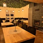 Owca I Baran 住宿加早餐酒店 3*